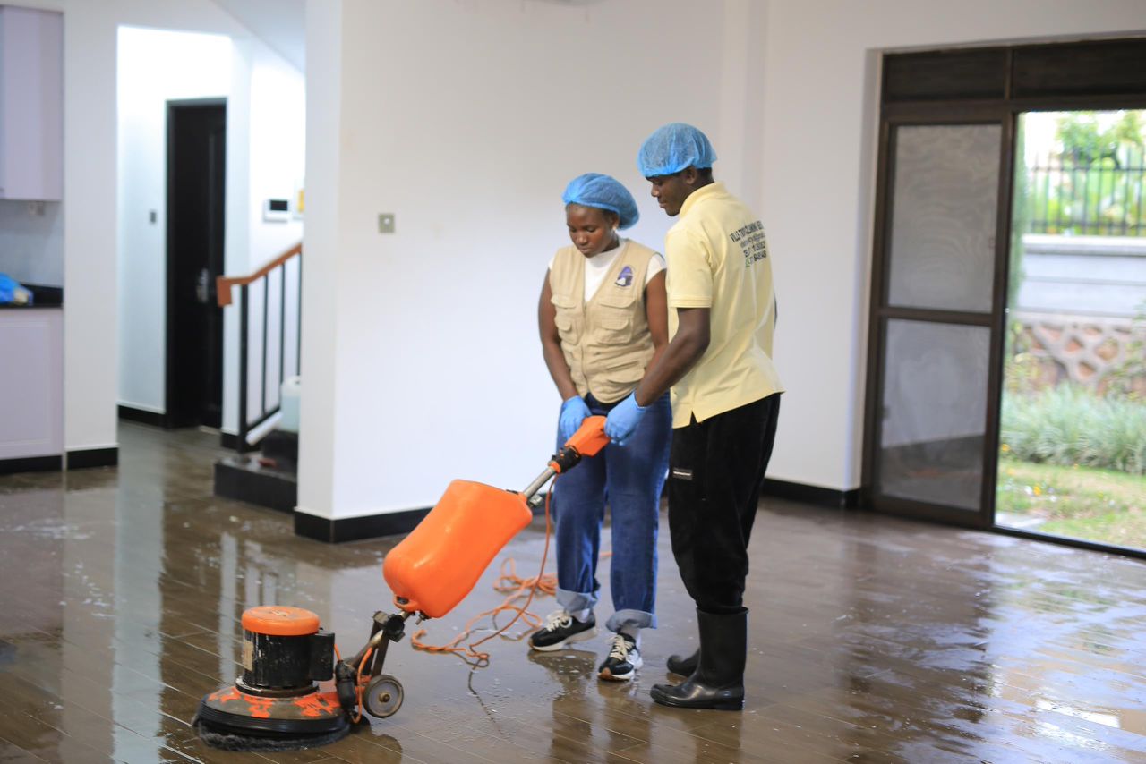 Floor polishing service by Ville Tropic
