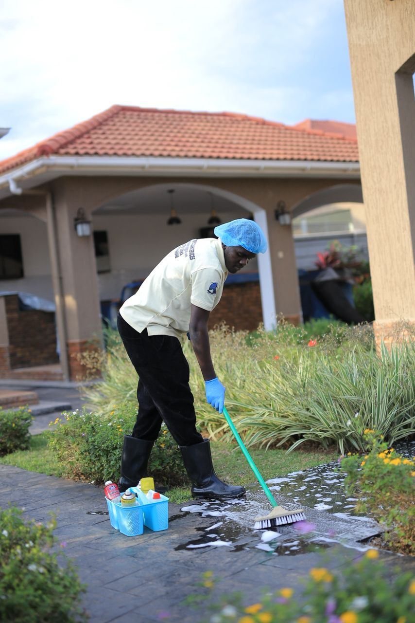 Outdoor compound cleaning service